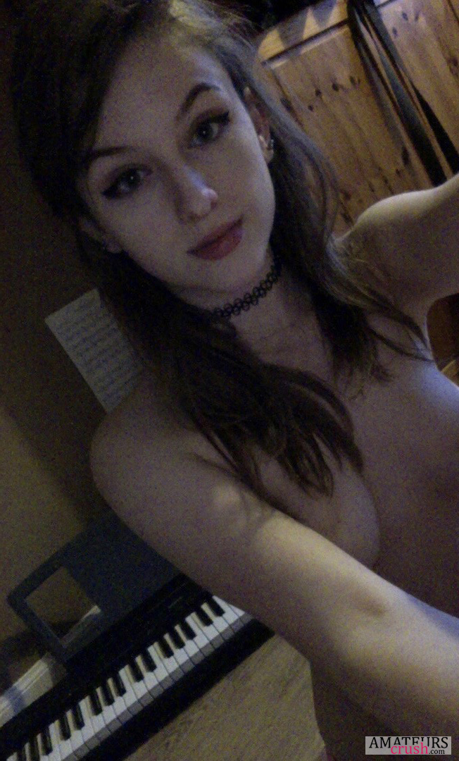 Cute Slutty Teens - Tumblr girlfriend - Sexy Slutty 19yo Teen Nude Pics - AmateursCrush.com